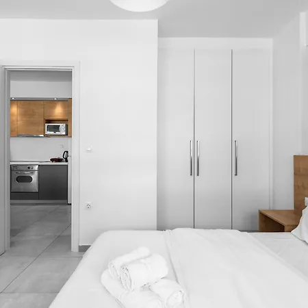 Civique, Nilie Hospitality Mgmt テッサロニキ